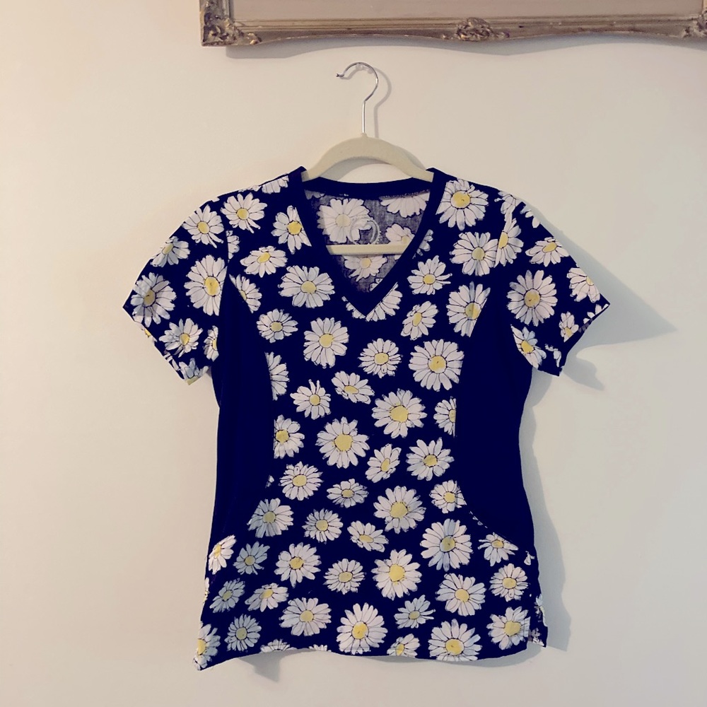 Health Pro Daisy Pattern Scrubs Top